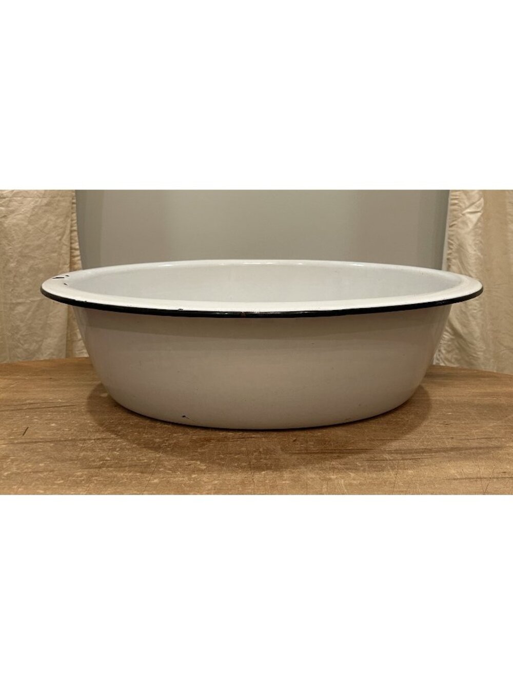 Antique Vintage Enamelware Baby Bath Tub Oval Wash Bowl 21 x 16.5 x 6 Black Rim